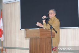 Benyamin Davnie minta mahasiswi berbagi ilmu keagamaan ke masyarakat