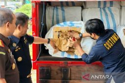 Bea Cukai gagalkan kiriman 1,4 juta rokok ilegal asal Jatim