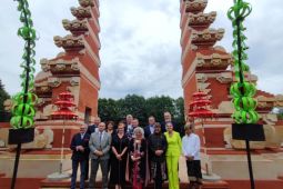 Wagub Bali ikuti peletakan batu pertama pembangunan Candi Bentar di Polandia