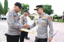 Ungkap kasus narkoba, empat polisi terima penghargaan