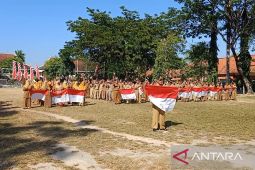 Pemkab Pamekasan sebar merah putih ke pelosok desa
