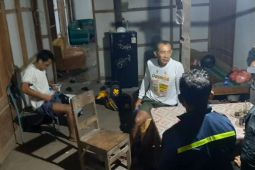 Perahu diterjang ombak, empat nelayan Trenggalek hilang