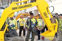 Gubernur Kalsel kunjungi SMK 5 Banjarmasin saat "Turdes"