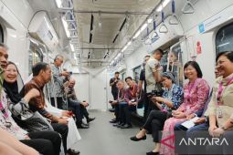 Presiden Jokowi ajak para dubes asing naik MRT ke Stasiun ASEAN