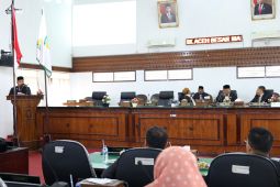 Pemkab Aceh Besar beri penghargaan pada OPD yang capai target PAD