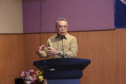 Wali Kota Tangsel tegaskan tidak hapus pegawai honorer