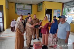 Pemkab Mukomuko berikan bantuan sembako kepada korban banjir