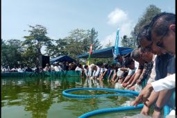 Dinas Perikanan Belitung gandeng PLN Babel tebar 80.000 benur