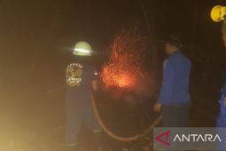 Damkar Belitung padamkan kebakaran lahan seluas dua hektare