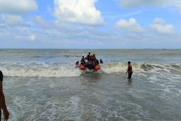 Tim SAR gabungan lanjutkan pencarian nelayan hilang di laut Sungailiat