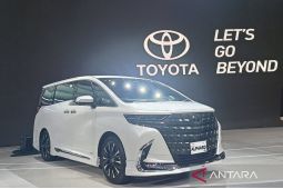 Toyota meluncurkan Alphard Hybrid