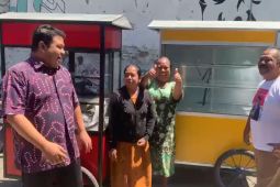 PDI Perjuangan apresisi Mensos Risma bantu ekonomi warga di Surabaya