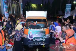 Gubernur Khofifah lepas ekspor uji pasar produk UMKM
