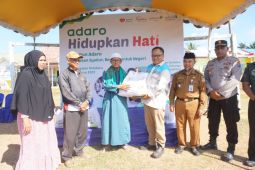 Adaro Berbagi kebahagian warga prasejahtera Kotabaru