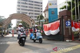 Kampanyekan upaya penurunan polusi, PLN dan Aismoli gelar konvoi 200 motor listrik