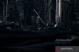 Satu keluarga tinggalkan rumah akibat kepungan asap Karhutla di Banjarbaru
