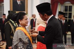 Iriana: Pak Jokowi tak pernah cerita akan beri tanda kehormatan
