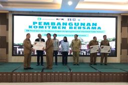 Bupati Kayong Utara raih penghargaan terkait pembinaan sadar hukum