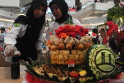 15 ide lomba 17 Agustus untuk ibu-ibu seru dan menghibur