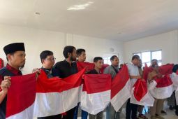 HUT RI, Eks napiter sukseskan gerakan pembagian 10 juta bendera di Surabaya