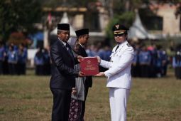 674 ASN Pemkab HST terima penghargaan saat HUT Ke-78 RI