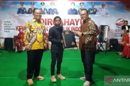 Apresiasi aksi heroik Riski Lamato, Bupati Gorontalo Utara serahkan tabungan pendidikan