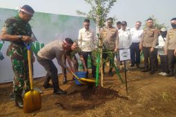 Polisi tanam 100 ribu pohon untuk kurangi polusi di Jakarta