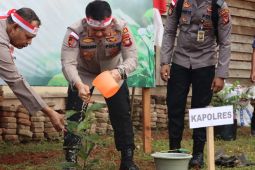 Polres Kapuas Hulu gelar penghijauan tanam 1.020 pohon