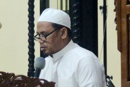 Seorang suami istri diingatkan hati-hati