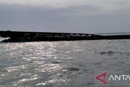 Kapal PT Timah terbalik di perairan Bangka Barat
