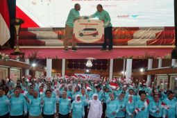 Bank Jatim serahkan bantuan ambulans tunjang aktivitas kegawatdaruratan di Pamekasan