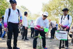 Kapolri ajak delegasi AMMTC Tanam Pohon di Taman Nasional Komodo