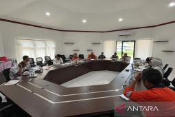 Bapenda bersama UPPD Samsat Kotabaru evaluasi pajak daerah