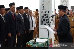 Bupati Tanah Bumbu lantik 37 kepala SD dan SMP