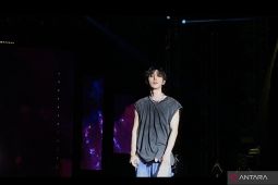 Aksi B.I "hapus batas" untuk penggemar hingga pakaipelembap