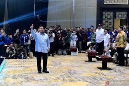 Prabowo meminta kader partai pendukung sabar soal bakal cawapres