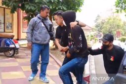 Polres Sukabumi periksa pria terduga pelaku penganiaya dua anak kandung masih balita