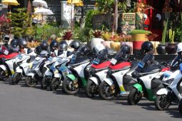 Bali sosialisasi bebas polusi lewat tur kendaraan listrik