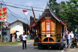 Kendaraan hias meriahkan HUT RI di Pangkalpinang