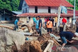 Banjir bandang di Nagan Raya Aceh sebabkan belasan rumah rusak