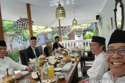 Di Pekalongan, Jokowi ajak Ganjar dan Prabowo makan siang bareng