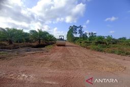 PUPR Kotabaru lakukan pemeliharaan jalan Tanjung Serudung-Teluk Padang