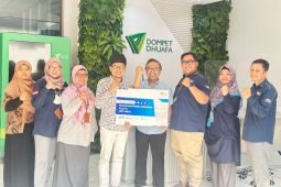 Dompet Dhuafa Sosial Enterprise salurkan mobil ambulans bagi LKC Jawa Barat