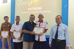 Tiga desa di Kapuas Hulu terima penghargaan kelola dana desa terbaik