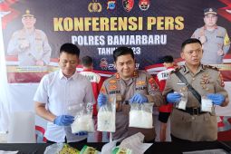 Polres Banjarbaru sita 3,71 kilogram sabu selamatkan 15.420 jiwa