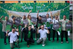 Delapan Mitra Pengemudi setia di Medan dapat mobil dari Grab