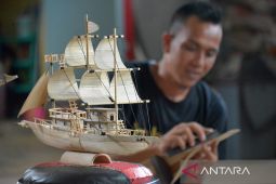 FOTO - Kerajinan kapal pinisi warga binaan