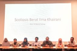 Tim RSUP M Djamil Padang berhasil mengoperasi pasien skoliosis berat