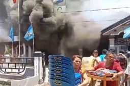 Rumah aspirasi anggota DPRD Kota Pematang Siantar terbakar