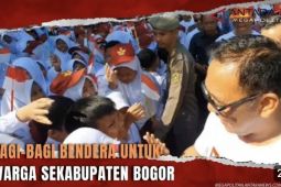 Bagi-bagi bendera untuk warga se-Kabupaten Bogor